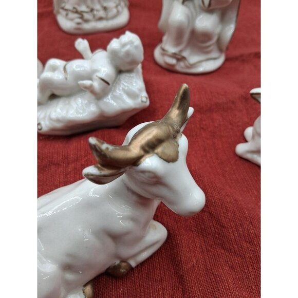 Spirit Of The Season Porcelain Nativity Set 10-Piece Handpainted Gold Accents Ch - Picture 6 of 12